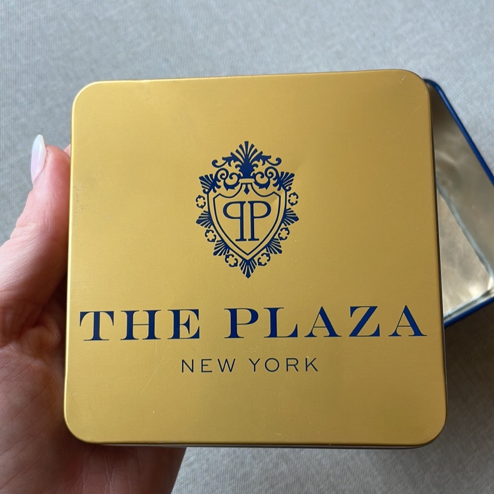 The Plaza tin box - Picture 7 of 10